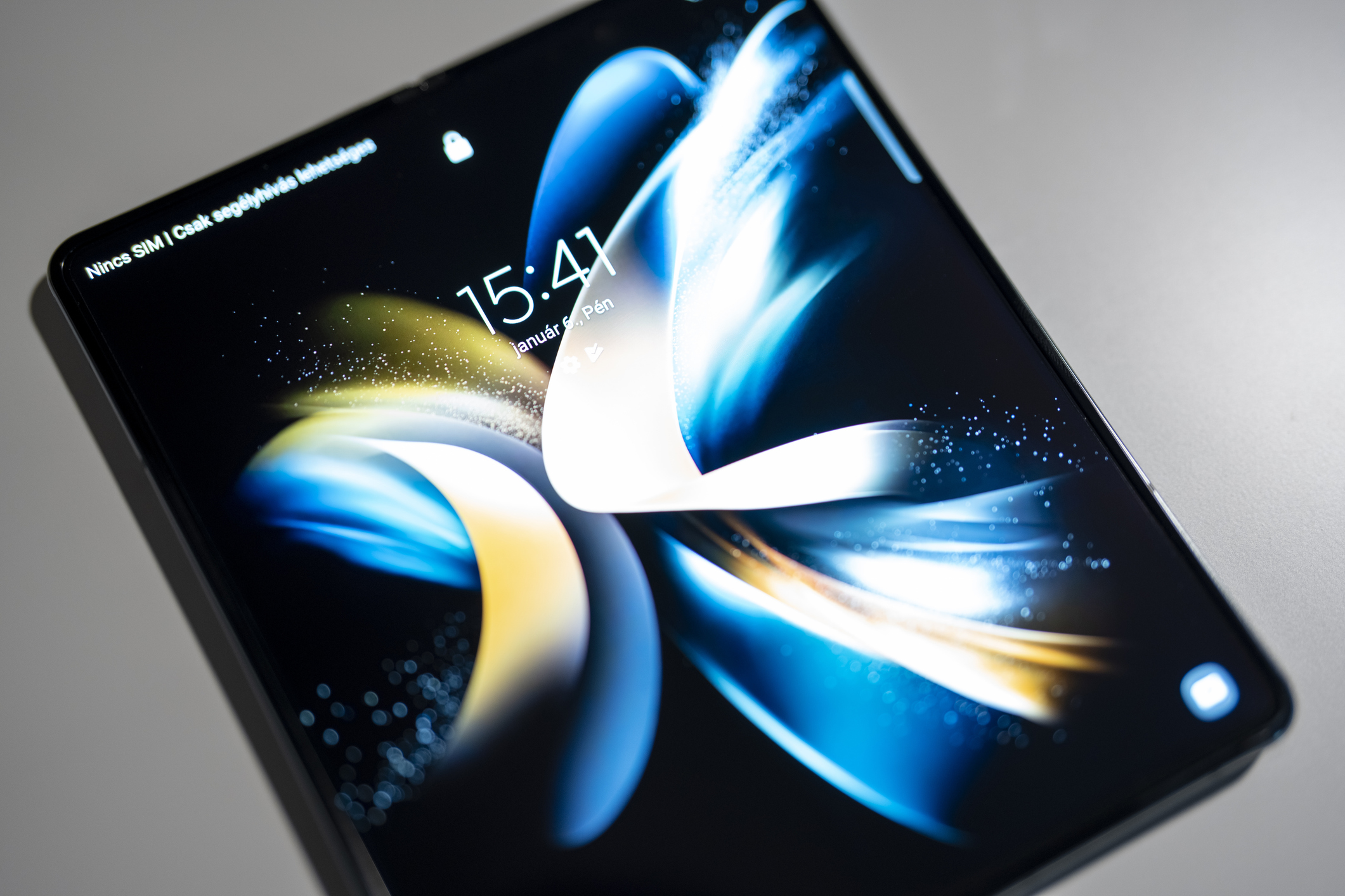 Galaxy Z Fold 6 Special Edition vaza em imagem com novo visual