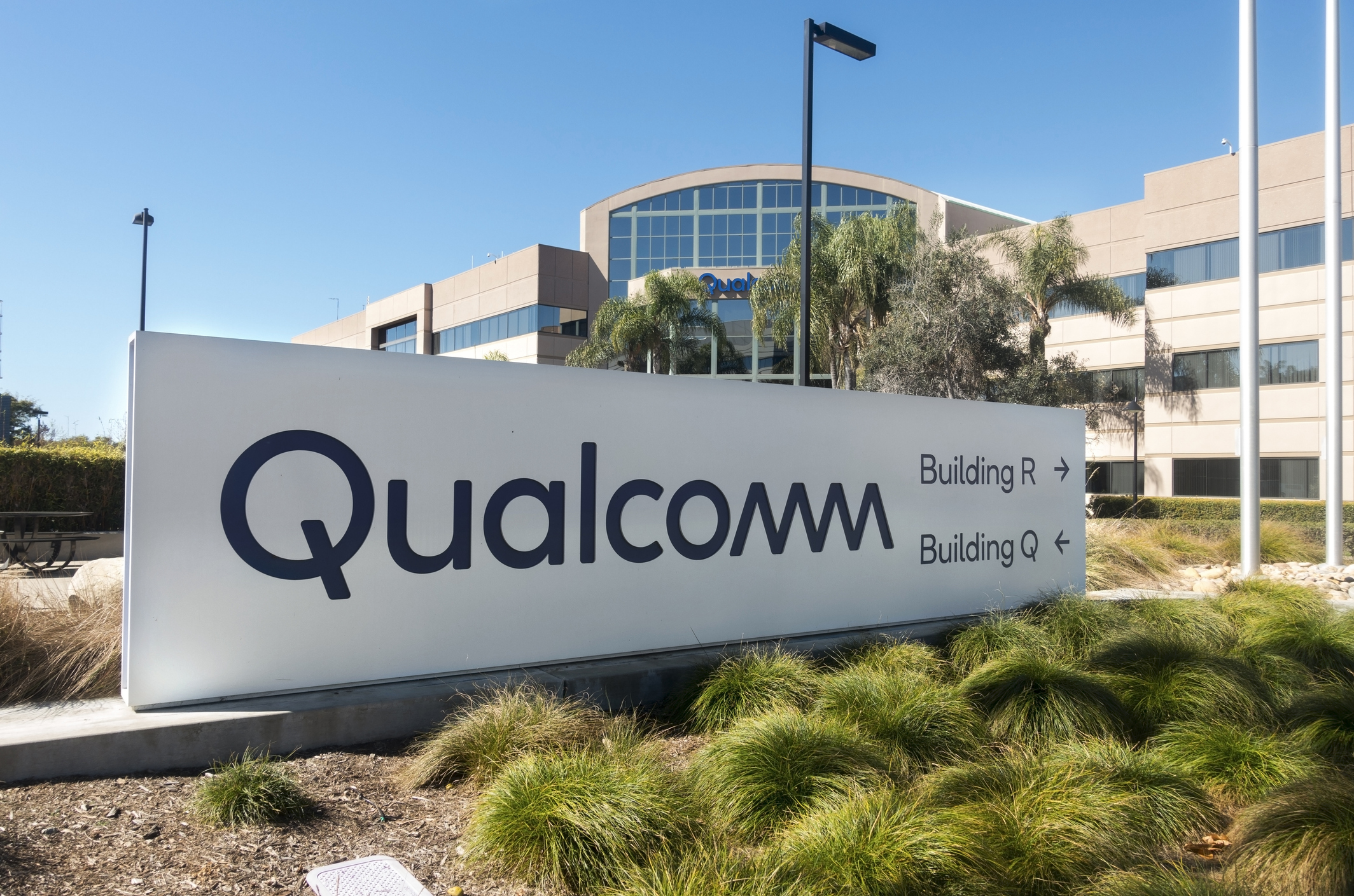Qualcomm considera comprar parte de setor de chips da Intel