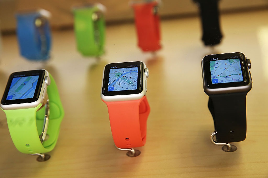Apple lança Watch Series 10 com tela grande e detecção de apneia do sono
