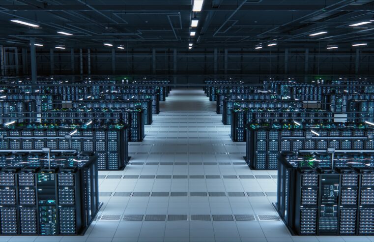IA deve triplicar a emissão de CO2 em data centers até 2030, aponta estudo