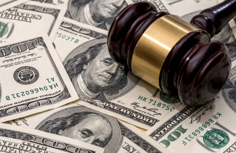 Apple e Google são multados em R$ 95 bilhões após perderem processos