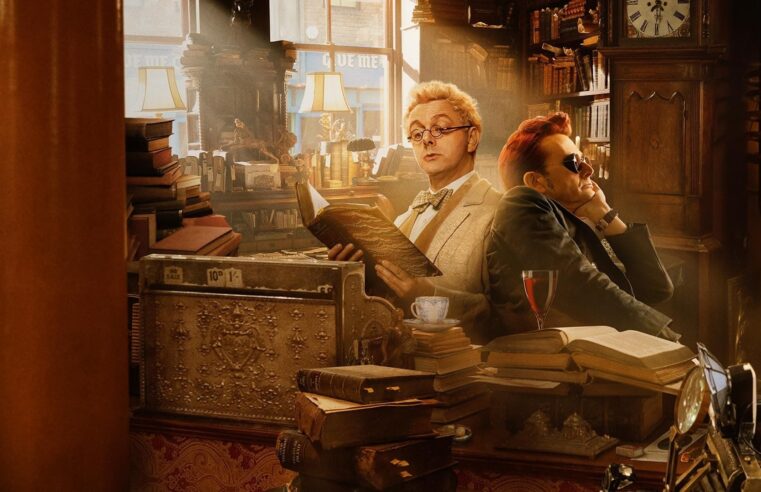 Good Omens pode ser cancelada? Entenda pausa na produção por causa de Neil Gaiman