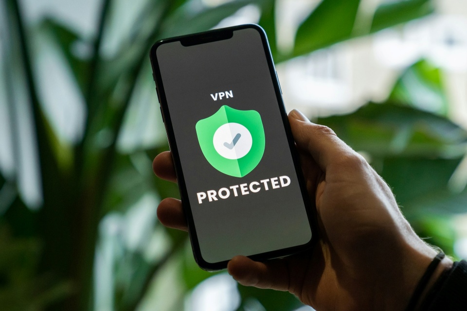 Deputados apresentam projetos de lei para regulamentar uso de VPN no Brasil