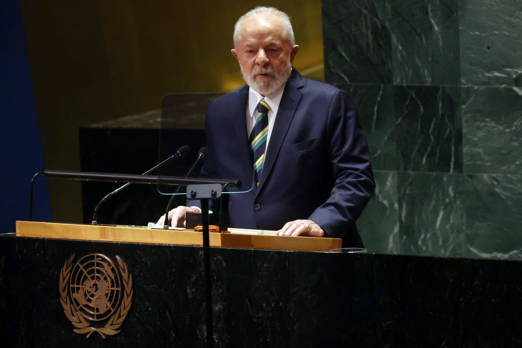 Presidente Lula volta a pedir a regulação da IA e critica big techs na ONU