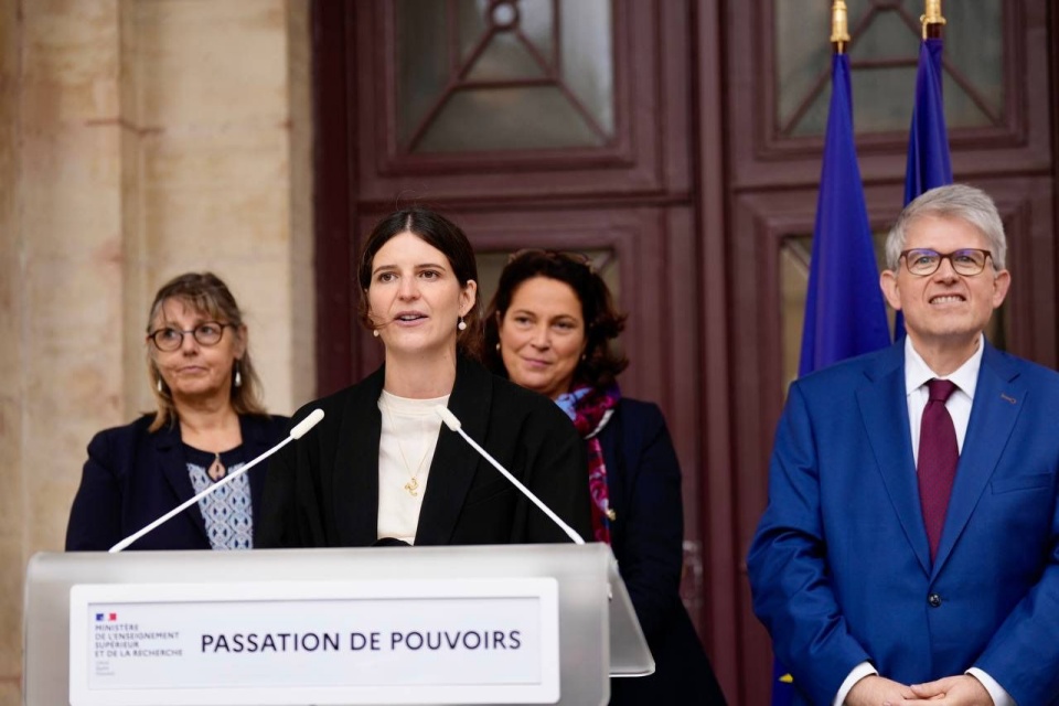 França nomeia a primeira ‘Ministra de IA’ do mundo; saiba mais