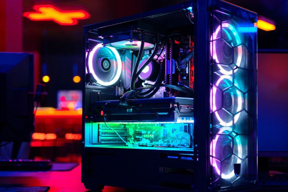 Investir primeiro em uma placa de vídeo ou um processador?