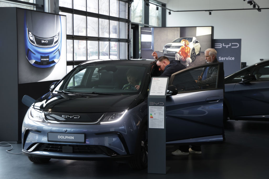 BYD faz recall de quase 100 mil carros; unidades no Brasil serão afetadas?
