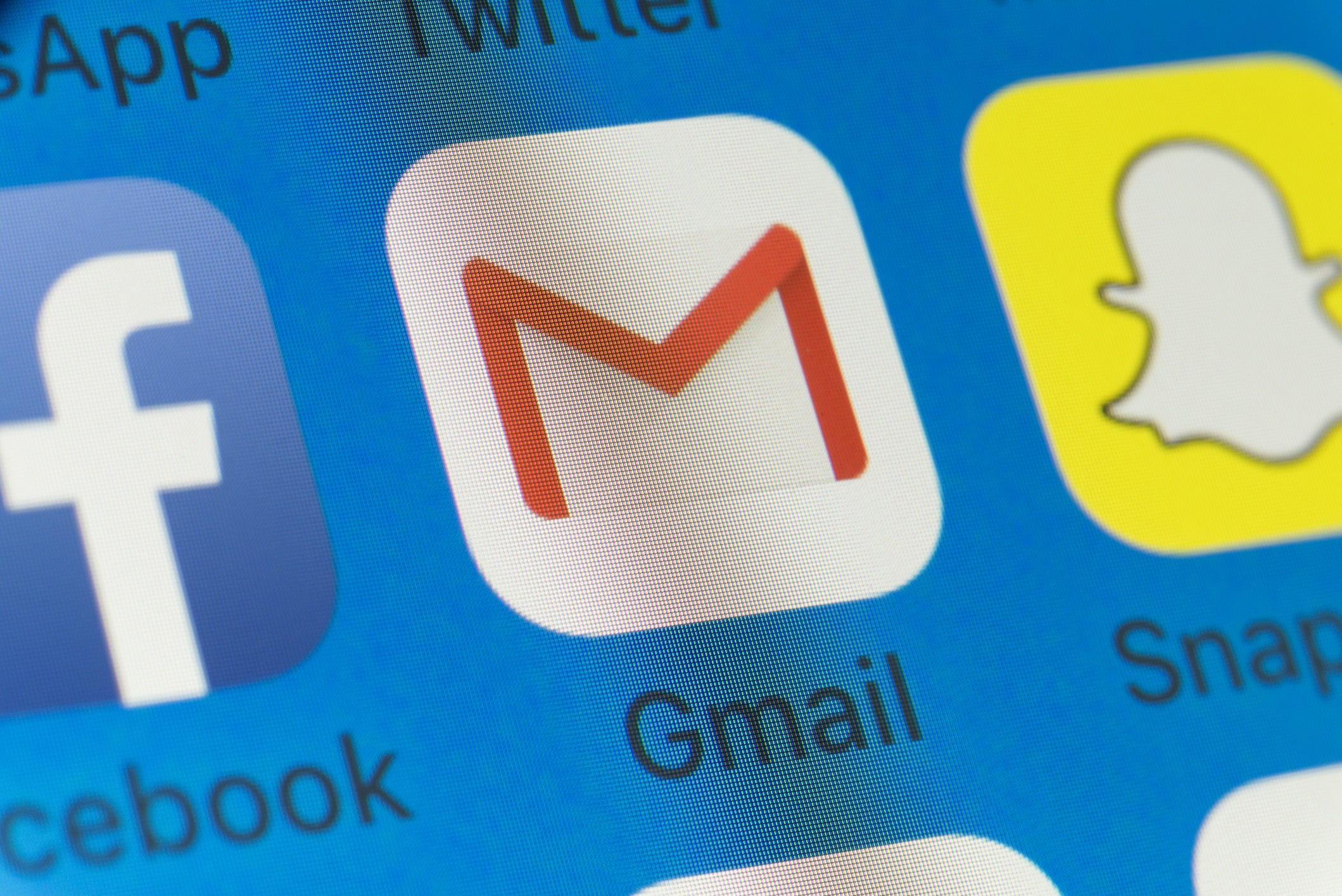 Gmail melhora cards de resumo e agora mostra voos, contas e compras em nova aba