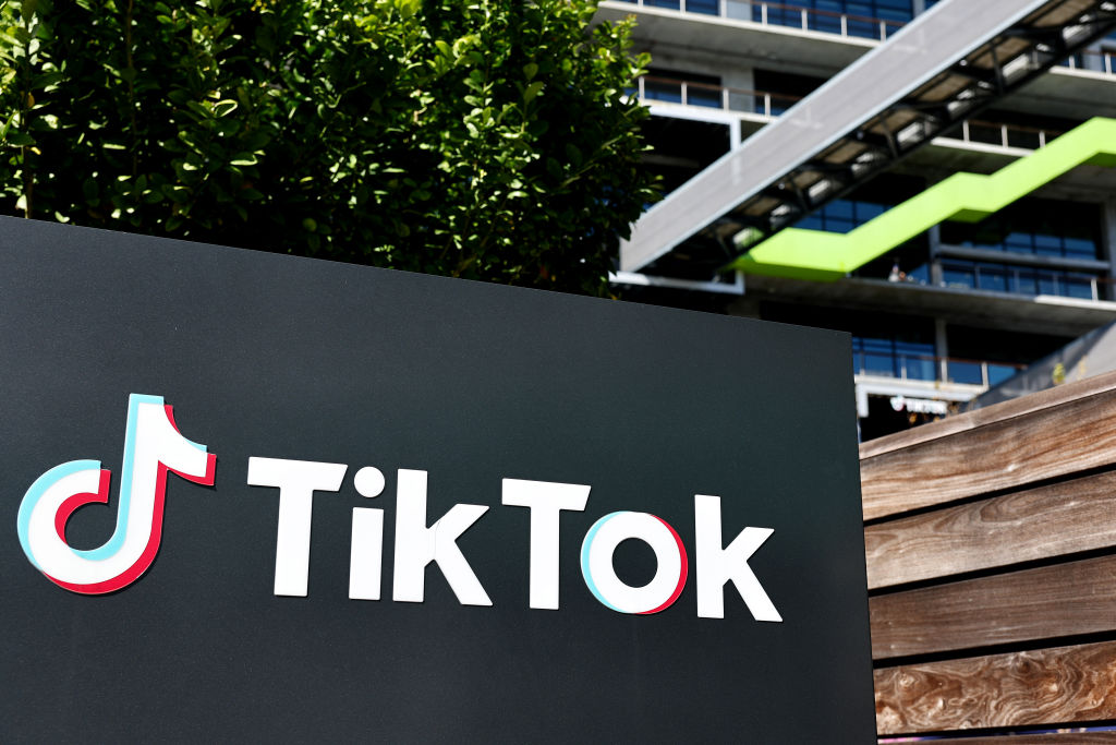 Google vê domínio do mercado de anúncios em buscas ameaçado por TikTok e IA
