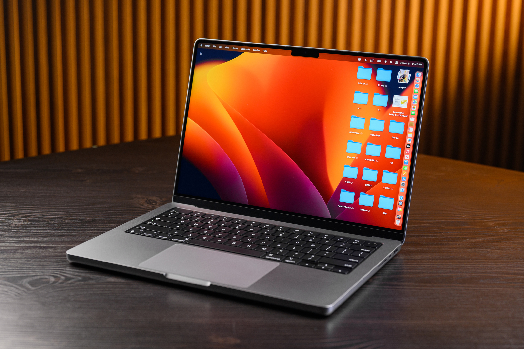 MacBook Pro com chip M4 surge em vídeo, e unidades aparecem à venda antes da estreia