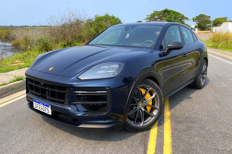 Teste: Porsche Cayenne Turbo GT é uma homenagem brutal ao salvador da marca