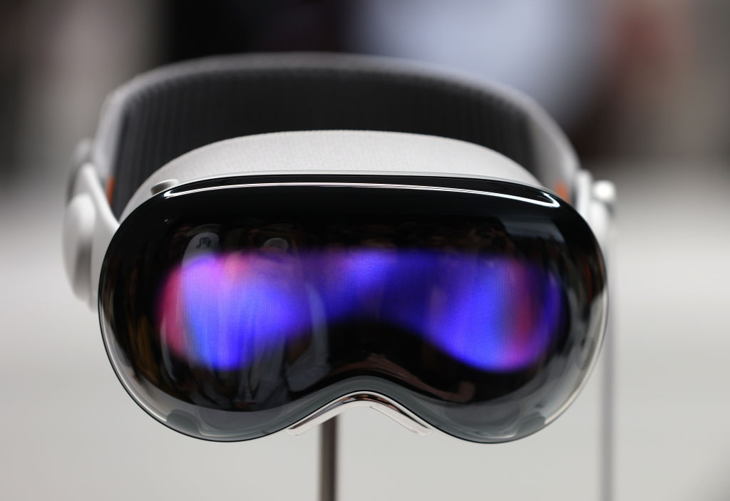Apple pode lançar headset de VR mais barato e simples em 2025