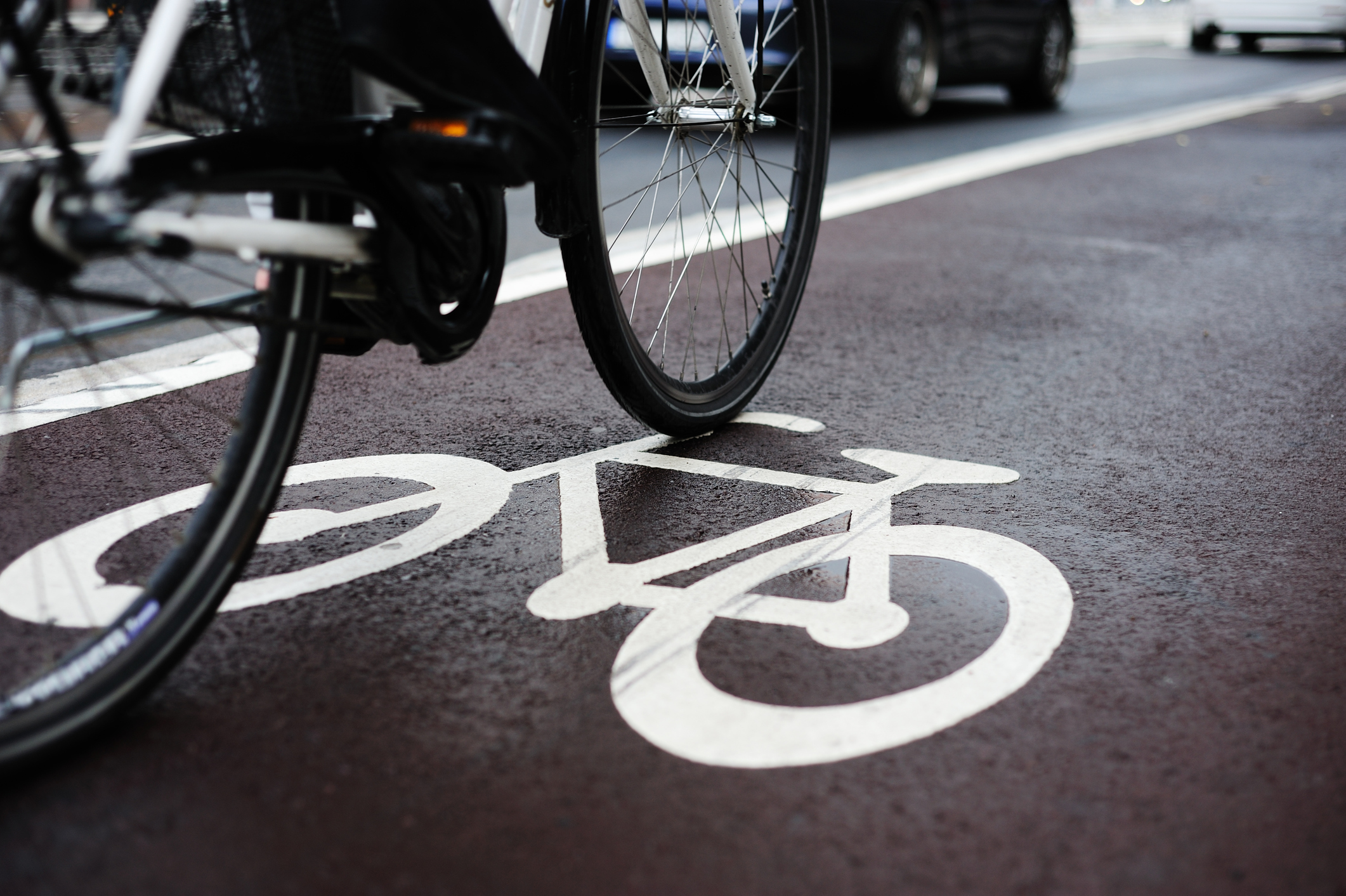 Perigo nas ciclovias: quem realmente deve usar esses espaços?