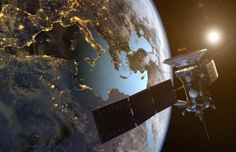 Satélite Intelsat 33e se rompe no espaço e põe mais lixo na órbita da Terra