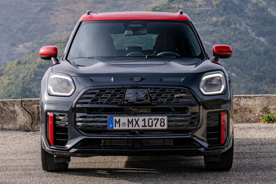 MINI lança novo Countryman JCW por R$379.990; veja os detalhes do esportivo