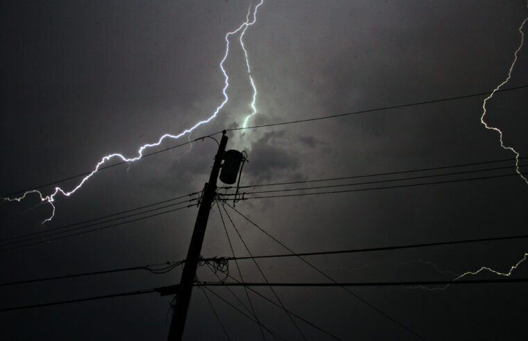 Novo temporal deixa mais de 70 mil imóveis sem luz em São Paulo