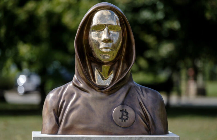 Suposto criador do bitcoin exposto em documentário se esconde após assédio