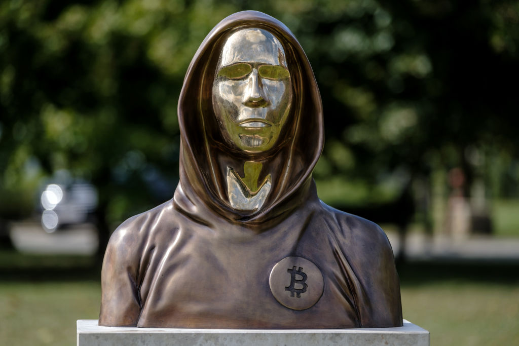 Suposto criador do bitcoin exposto em documentário se esconde após assédio