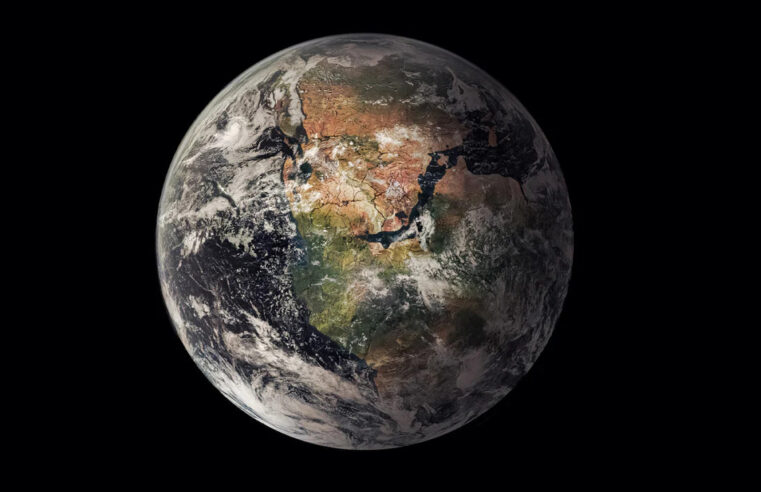 O manto da Terra se partiu em duas grandes regiões quando Pangeia se formou