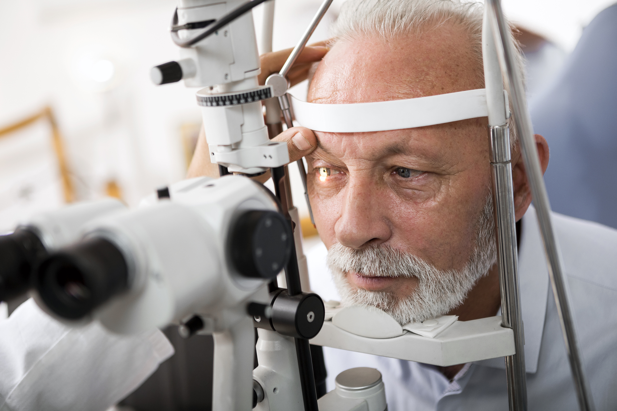 Concorrente da Neuralink restaura visão de pessoas cegas com chip na retina