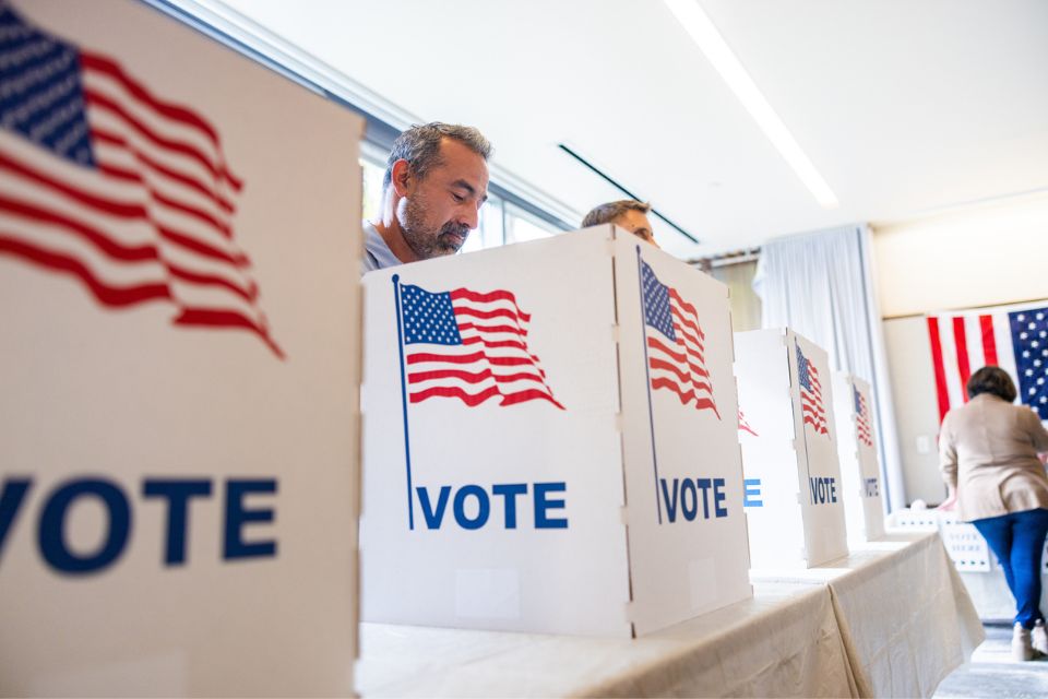 Como funcionam as urnas de votação nos Estados Unidos?