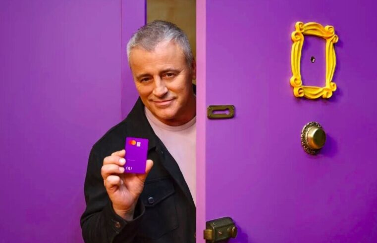 Matt LeBlanc, o Joey de Friends, protagoniza nova propaganda do Nubank