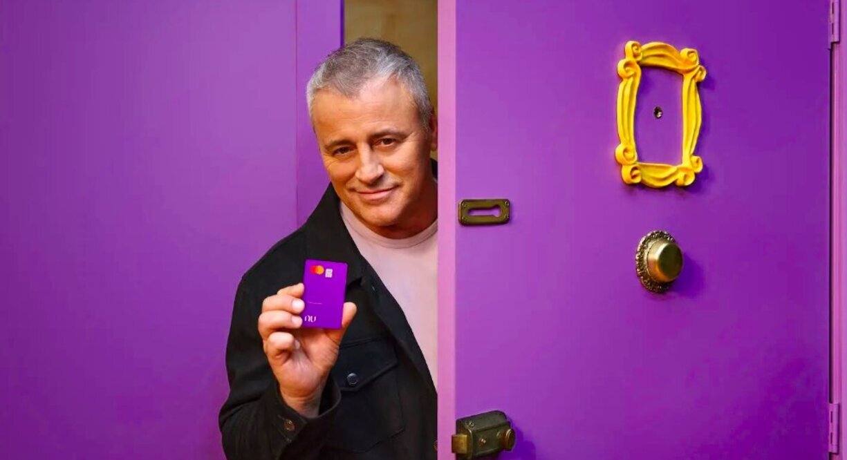 Matt LeBlanc, o Joey de Friends, protagoniza nova propaganda do Nubank