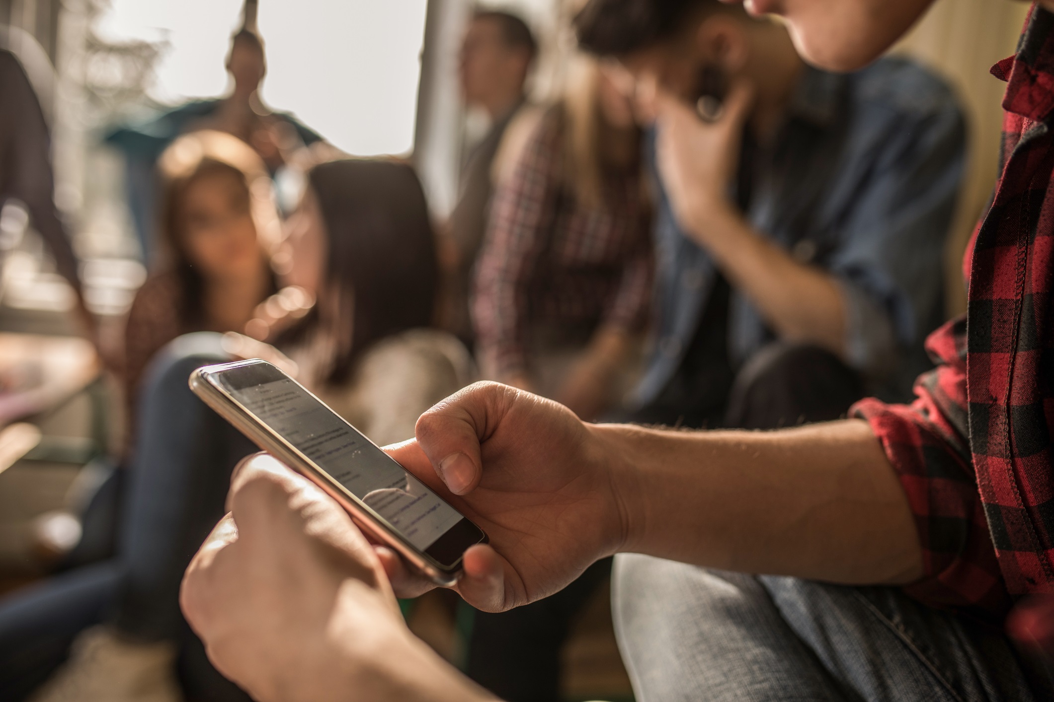 Meta usará IA para encontrar e ‘dedurar’ perfis de menores que mentem a idade