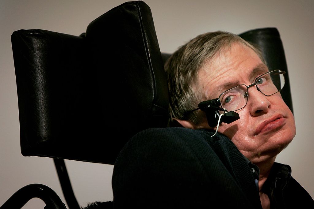 O físico Stephen Hawking realmente ‘previu’ o fim do mundo?