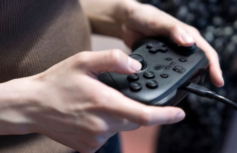 Controle Nintendo Switch Pro pelo menor preço; veja oferta do Esquenta Black Friday Amazon