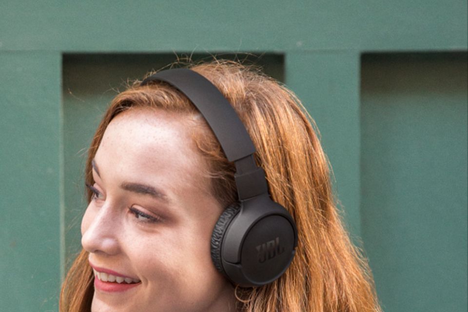 Headphone sem fio JBL com um super desconto na Amazon; veja