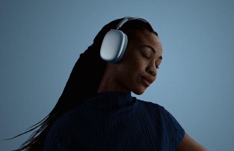 Airpods em promoção na Magalu: 3 opções para aproveitar nessa Black Friday