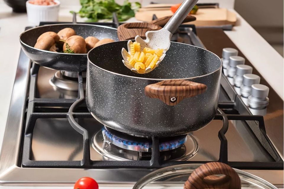 De jogo de panelas Brinox a geladeira Consul com até 52% OFF na Black Friday do MeLi; veja
