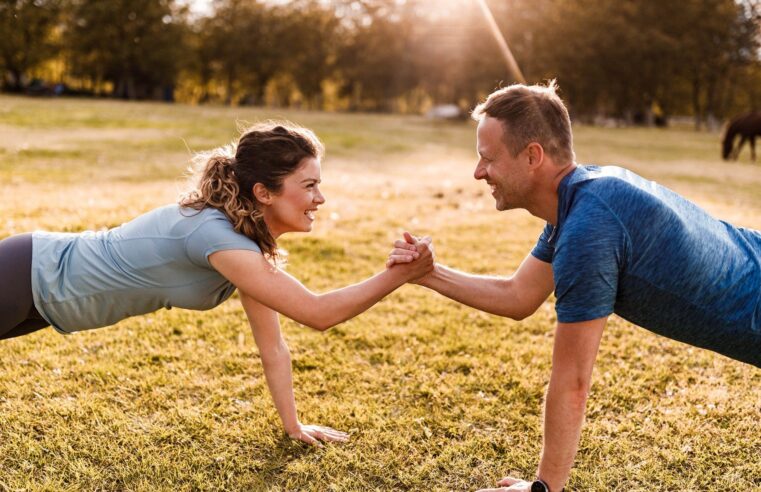 Treino em casal: conheça os benefícios