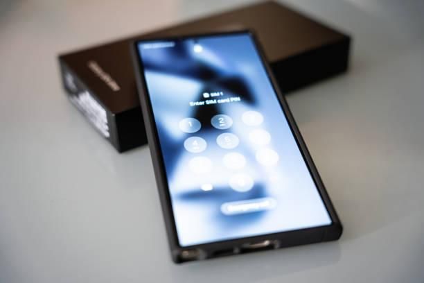 Galaxy S25 aparece em certificação nos EUA com downgrade na recarga sem fio