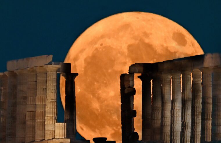 Céu de novembro terá a última Superlua do ano e duas chuvas de meteoros