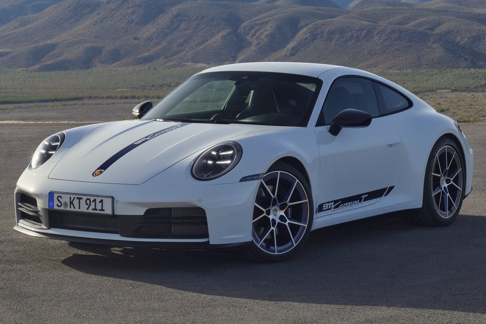Porsche lança 911 Carrera T 2025 com câmbio manual e opção conversível