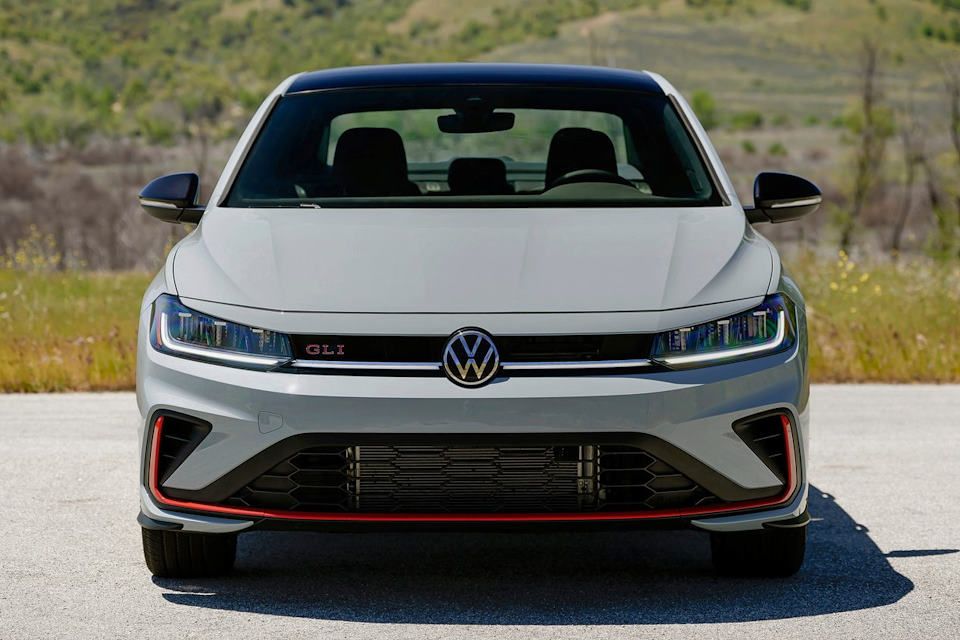 Volkswagen confirma Jetta GLI reestilizado para o Brasil em 2025