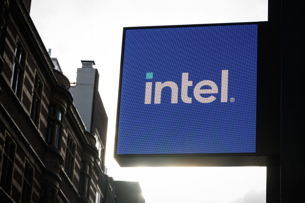 Demissões, chips problemáticos, oração e saída de CEO: o que está acontecendo com a Intel?
