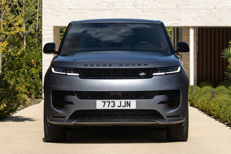 Só falta servir café; toda a tecnologia embarcada do Range Rover Sport 2025