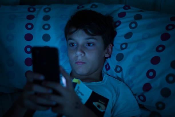 IA incitou jovem a matar os pais por limitar seu tempo no celular