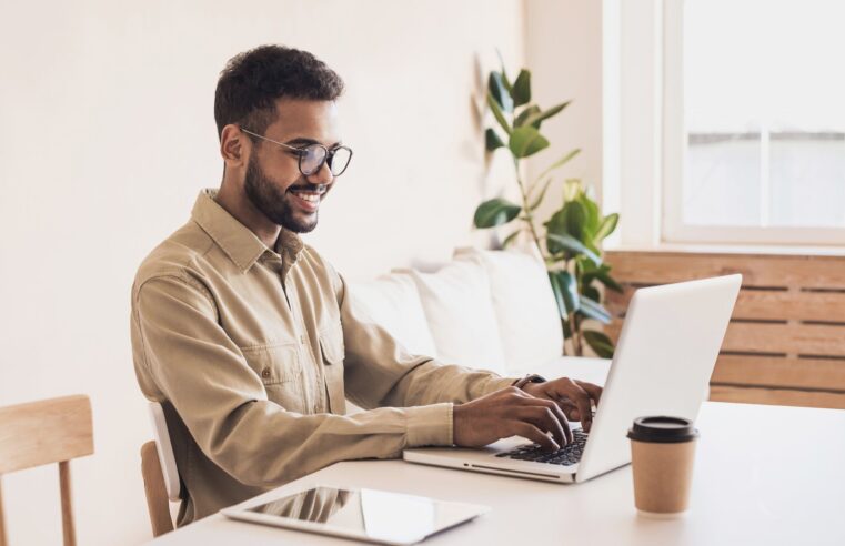 Home office: 70 vagas para trabalho remoto internacional [13/12]