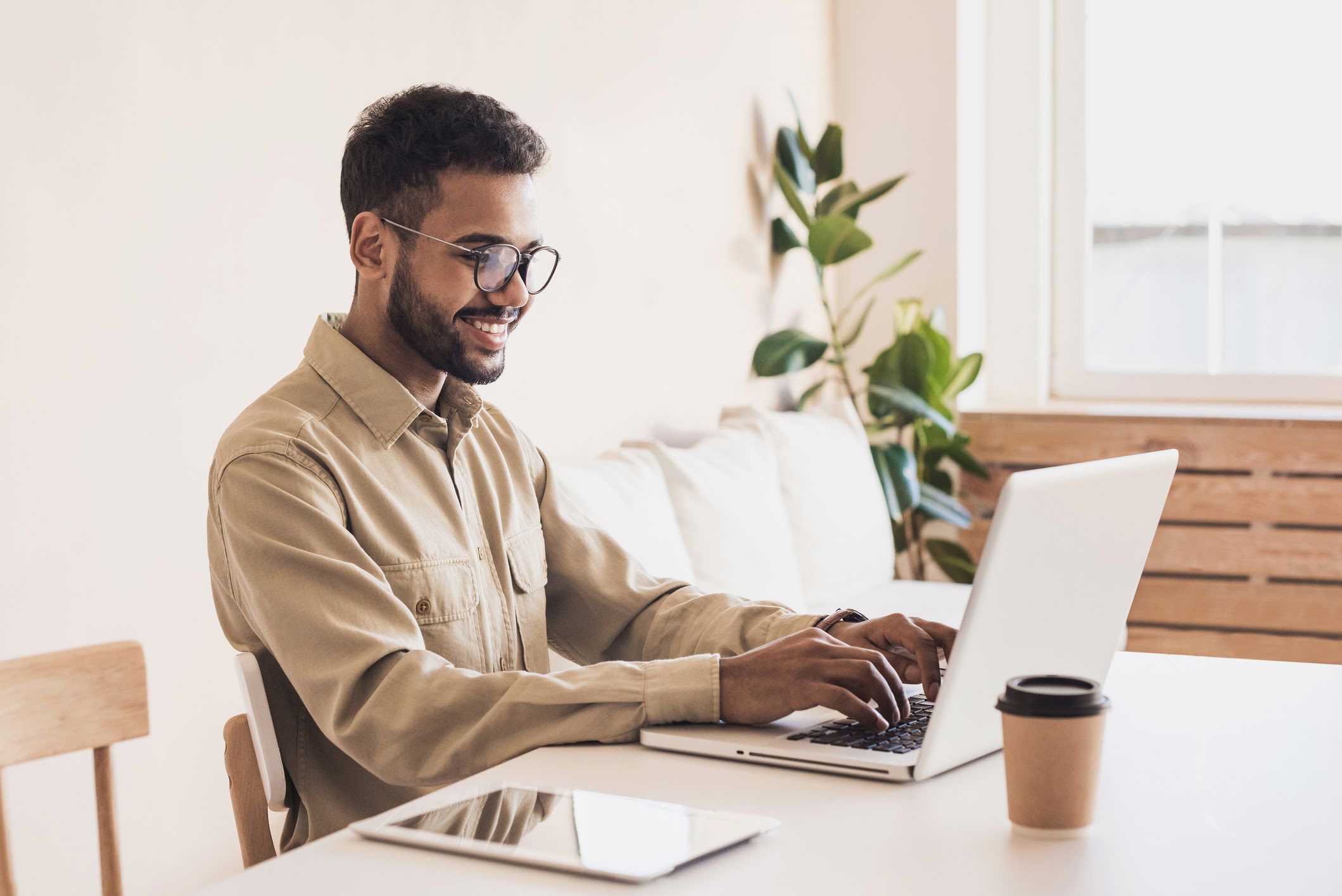 Home office: 70 vagas para trabalho remoto internacional [13/12]