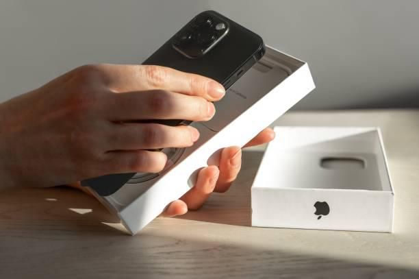 Leilão da Receita tem iPhone 14 Pro, Xbox e PS5 baratinhos; confira lotes