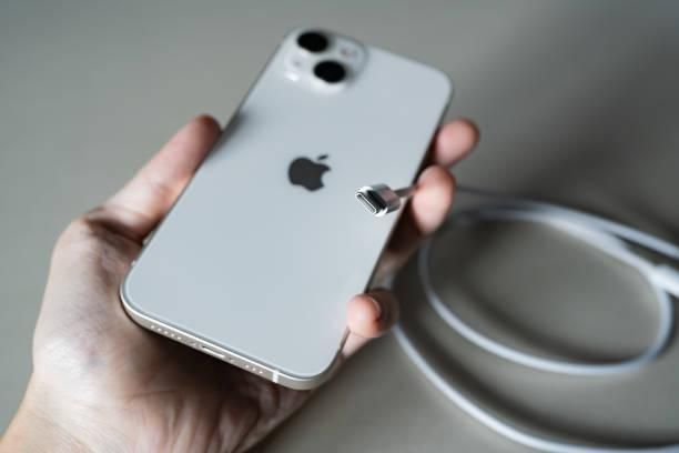 Apple pode lançar quarta geração do iPhone SE com o nome iPhone 16E