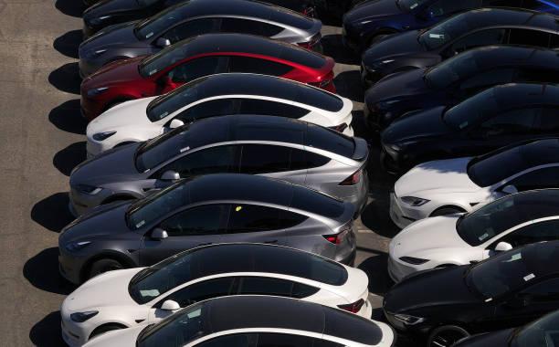 Tesla registra queda nas vendas de carros elétricos pela 1ª vez desde 2012