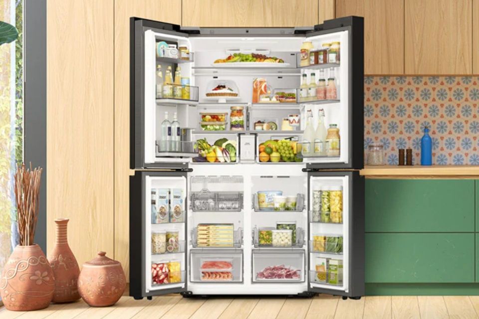 Geladeiras da Samsung com IA vão sugerir alimentos para comprar online