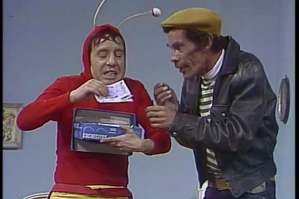 Fãs de Chaves voltam a criticar imagens bizarras geradas por restauração com IA
