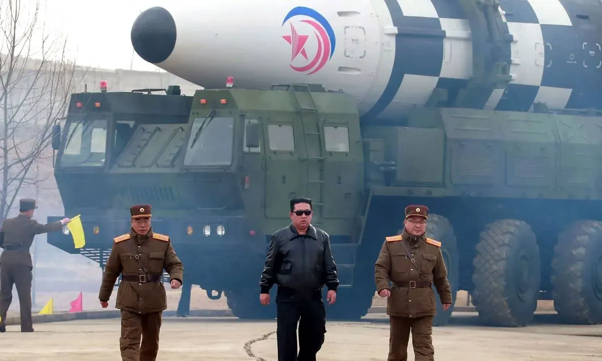 Coreia do Norte testa míssil hipersônico de alcance intermediário
