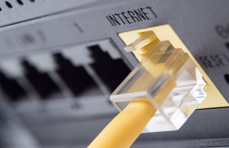 Hackers ucranianos ‘destroem’ rede de provedor de internet da Rússia